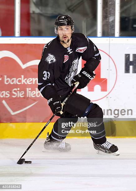 Colten Teubert of the Thomas Sabo Ice Tigers Nuernberg handles the puck during the action shot on August 19, 2016 in Straubing, Germany.