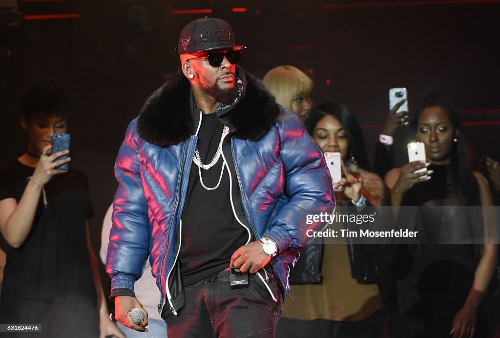 R. Kelly Performs At Oracle Arena