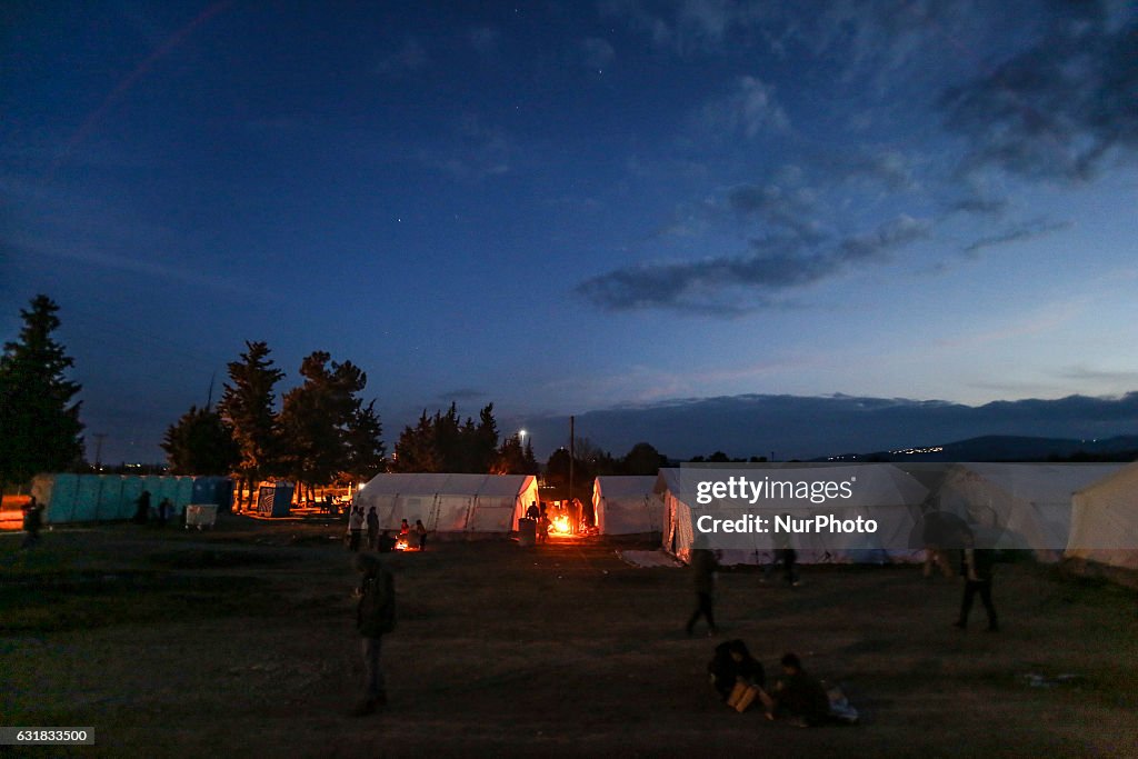 Evening and night shots of Idomeni camp during the winter 2016