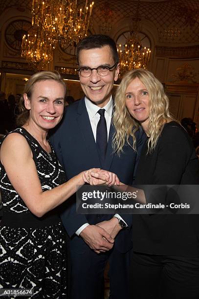 Sandrine Bonnaire, Jean-Marc Mansvelt and Sandrine Kiberlain attend the 'Cesar - Revelations 2017' on January 16, 2017 in Paris, France.