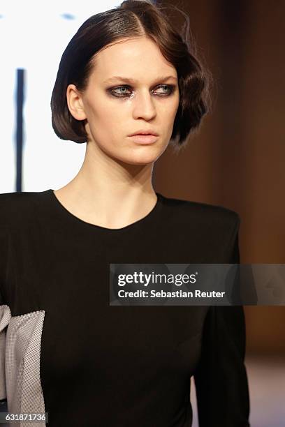 Model walks the runway at the Antonia Goy defile during the Der Berliner Mode Salon A/W 2017 at Kronprinzenpalais on January 17, 2017 in Berlin,...