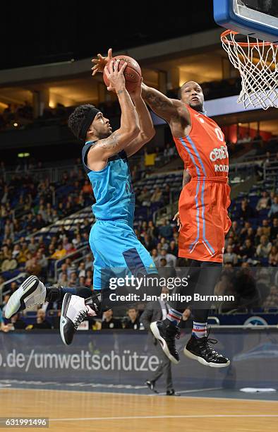 Peyton Siva of Alba Berlin and Rashad James of Cedevita Zagreb during the game between Alba Berlin and KK Cedevita Zagreb on January 18, 2017 in...