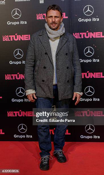 Actor Luis Motola attends 'Los del Tunel' premiere at Capitol cinema on January 18, 2017 in Madrid, Spain.