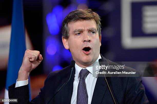Former Economy Minister and Left-Wing Primaries Candidate Arnaud Montebourg addresses voters during a political meeting on January 18, 2017 in Paris,...