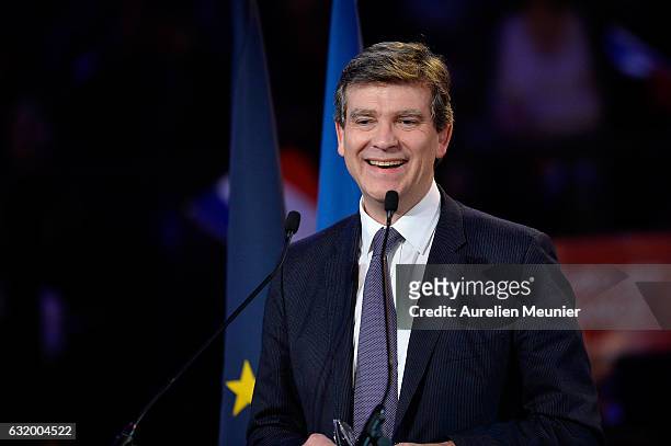 Former Economy Minister and Left-Wing Primaries Candidate Arnaud Montebourg addresses voters during a political meeting on January 18, 2017 in Paris,...
