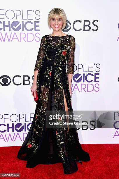 Actress Chelsea Kane attends the People's Choice Awards 2017 at Microsoft Theater on January 18, 2017 in Los Angeles, California.