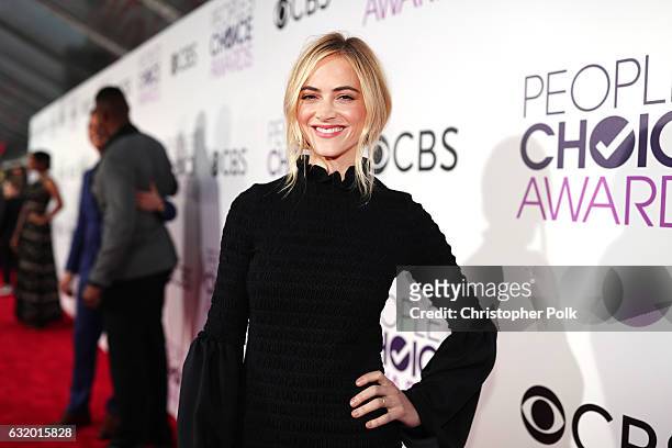 Actress Emily Wickersham attends the People's Choice Awards 2017 at Microsoft Theater on January 18, 2017 in Los Angeles, California.