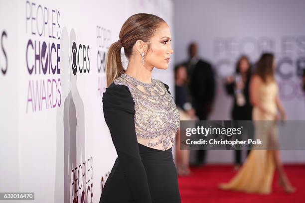 Actress/recording artist Jennifer Lopez attends the People's Choice Awards 2017 at Microsoft Theater on January 18, 2017 in Los Angeles, California.