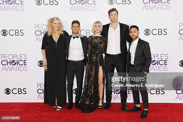 Actors Melissa Peterman, Jean-Luc Bilodeau, Chelsea Kane, Derek Theler, and Tahj Mowry attend the People's Choice Awards 2017 at Microsoft Theater on...