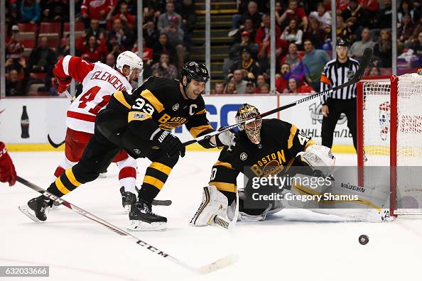 Boston Bruins v Detroit Red Wings Boston Bruins v Detroit Red Wings