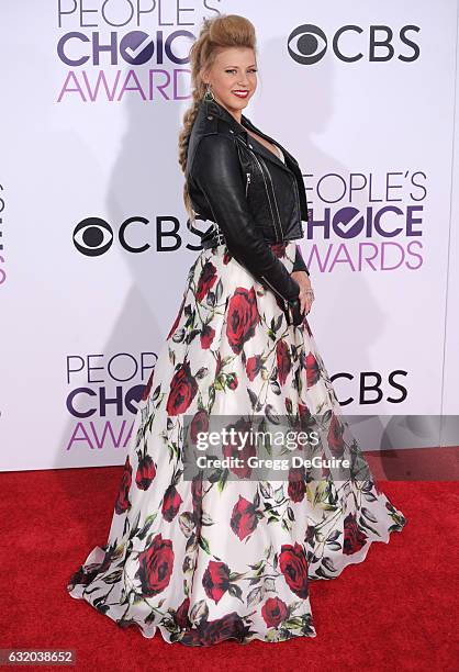 Actress Jodie Sweetin arrives at the 2017 People's Choice Awards at Microsoft Theater on January 18, 2017 in Los Angeles, California.
