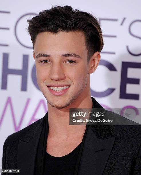 Actor Cameron Dallas arrives at the 2017 People's Choice Awards at Microsoft Theater on January 18, 2017 in Los Angeles, California.