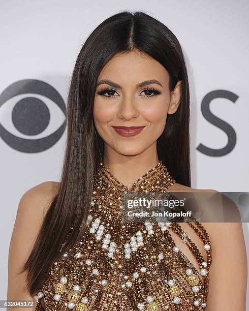 Actress Victoria Justice arrives at the People's Choice Awards 2017 at Microsoft Theater on January 18, 2017 in Los Angeles, California.