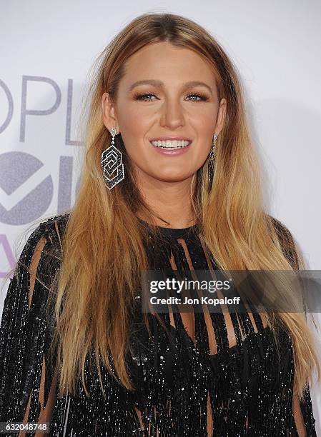 Actress Blake Lively arrives at the People's Choice Awards 2017 at Microsoft Theater on January 18, 2017 in Los Angeles, California.