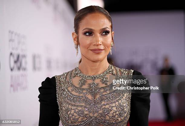 Actress/recording artist Jennifer Lopez attends the People's Choice Awards 2017 at Microsoft Theater on January 18, 2017 in Los Angeles, California.
