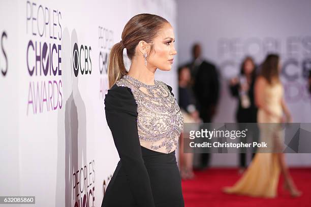 Actress/recording artist Jennifer Lopez attends the People's Choice Awards 2017 at Microsoft Theater on January 18, 2017 in Los Angeles, California.