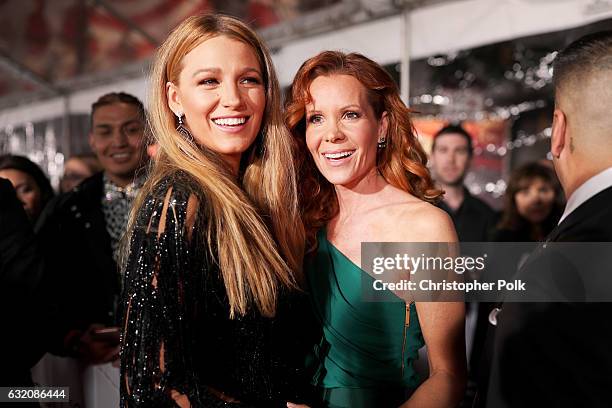 Actress Blake Lively and Robyn Lively attend the People's Choice Awards 2017 at Microsoft Theater on January 18, 2017 in Los Angeles, California.