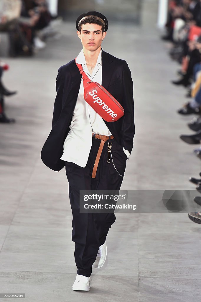 Louis Vuitton - Mens Fall 2017 Runway - Paris Menswear Fashion Week