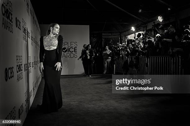 Actress/recording artist Jennifer Lopez attends the People's Choice Awards 2017 at Microsoft Theater on January 18, 2017 in Los Angeles, California.