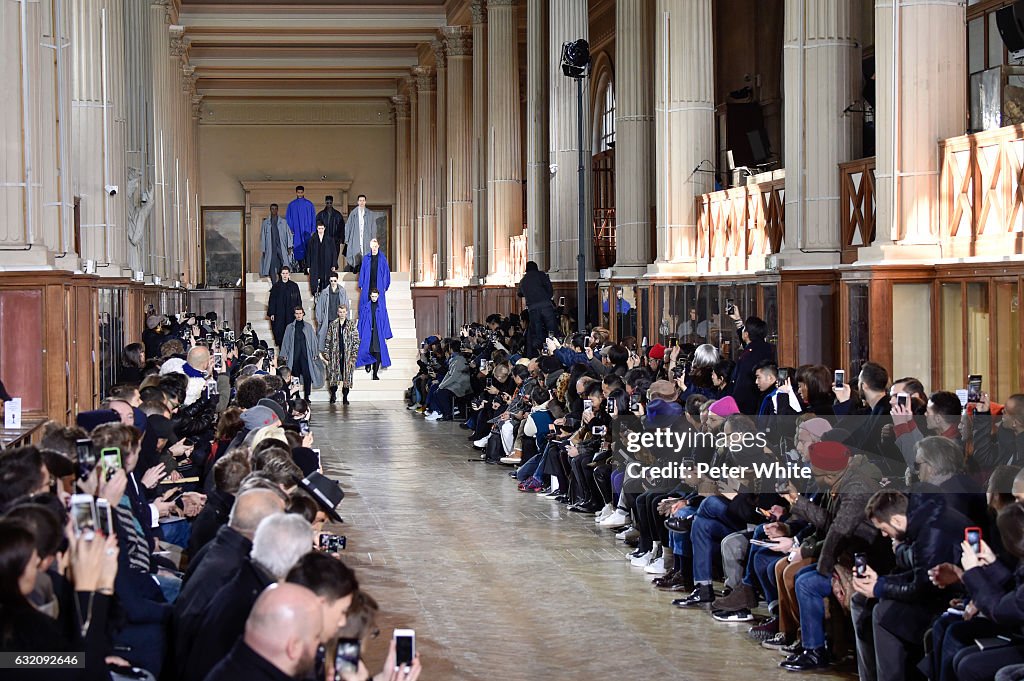 Issey Miyake Men : Runway - Paris Fashion Week - Menswear F/W 2017-2018