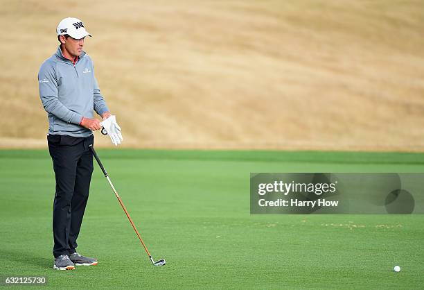 Charles Howell III prepares to play his shot on the 16th hole during the first round of the CareerBuilder Challenge in Partnership with The Clinton...