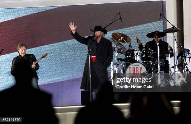 Singer Toby Keith performs during the Inaugural 2017 Make America Great Again Welcome Celebration on January 19, 2017 in Washington, DC.