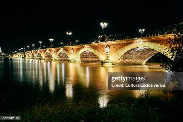 miroir deau at night, bordeaux, france - miroir stock pictures, royalty-free photos & images