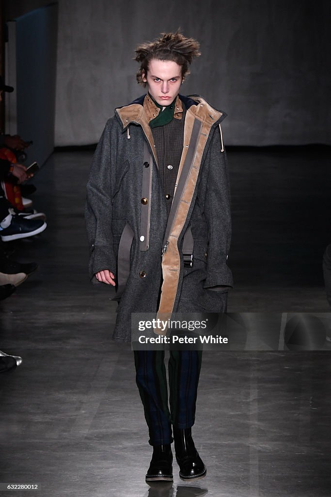 Sacai : Runway - Paris Fashion Week - Menswear F/W 2017-2018