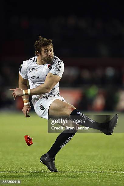 Leigh Halfpenny of Toulon takes a penalty kick during the European Rugby Champions Cup match between Saracens and RC Toulon on January 21, 2017 in...