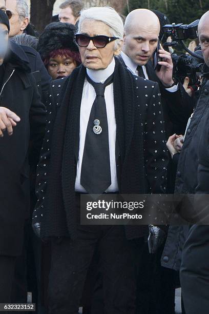 Karl lagerfeld attends the Dior Homme Menswear Fall/Winter 2017-2018 show as part of Paris Fashion Week on January 21, 2017 in Paris, France.