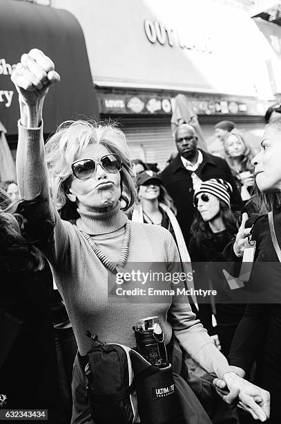 Actress Jane Fonda attends the women's march in Los Angeles on January 21, 2017 in Los Angeles, California.