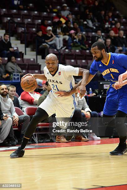 Williams of the Texas Legends drives the ball by James Southerland of the Santa Cruz Warriors as part of 2017 NBA D-League Showcase at the Hershey...