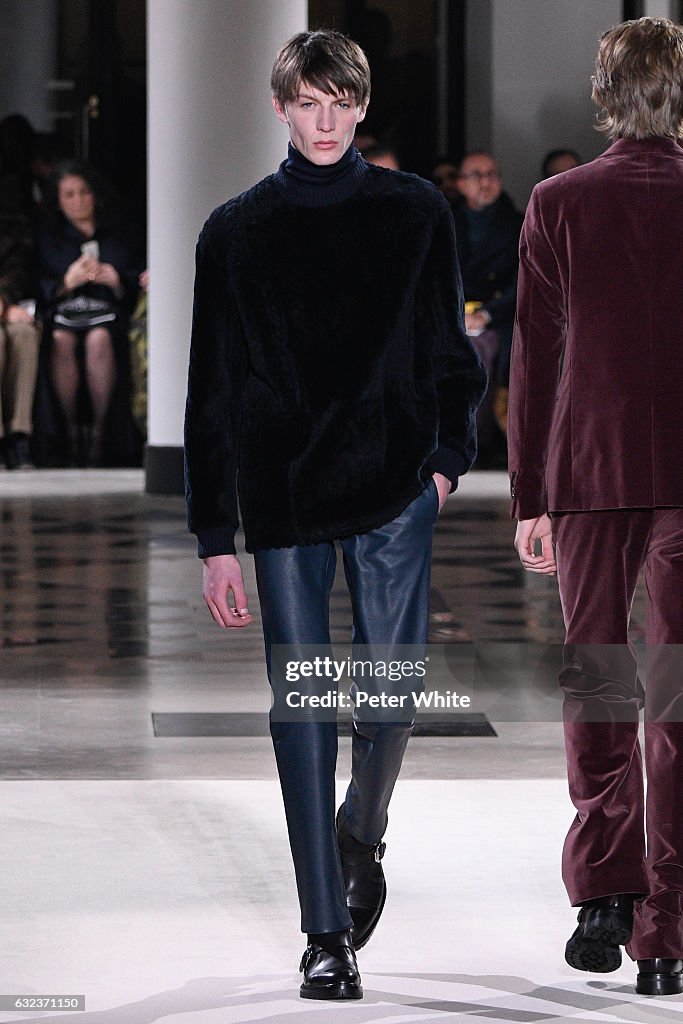 Hermes : Runway - Paris Fashion Week - Menswear F/W 2017-2018