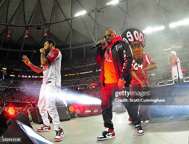 Jeezy, Jermaine Dupree and Ludacris perform the halftime show in the NFC Championship Game between the Atlanta Falcons and the Green Bay Packers at...