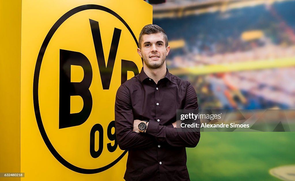 Christian Pulisic Signs Contract Extension for Borussia Dortmund