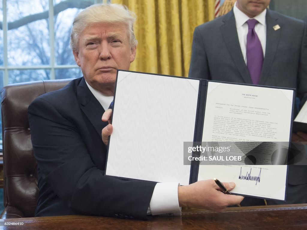 TOPSHOT-US-POLITICS-DIPLOMACY-TRADE-ASIA-TPP