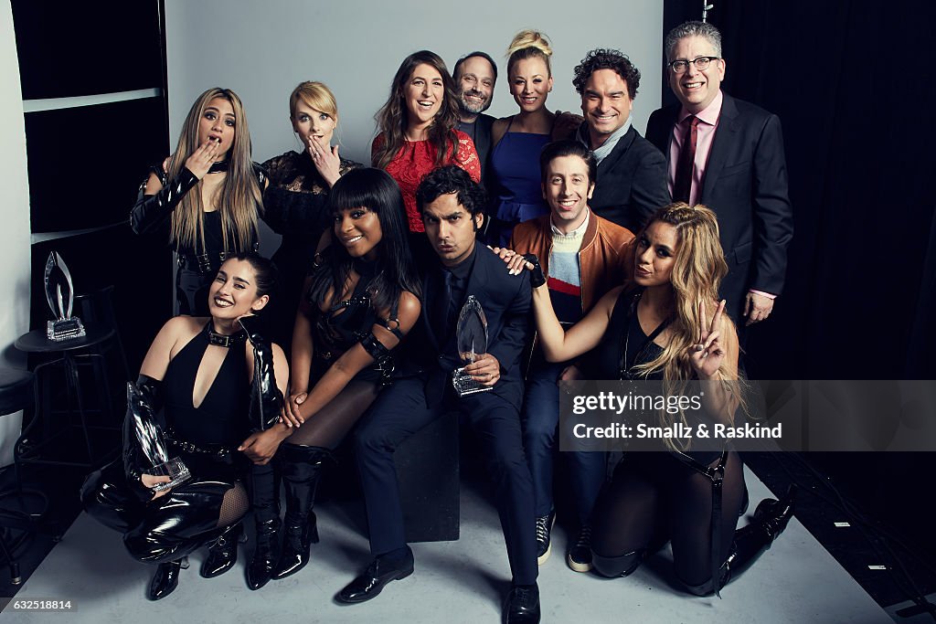 Writer Ast The Cast of The Big Bang Theory pose with writer/producers Bill Prady ...