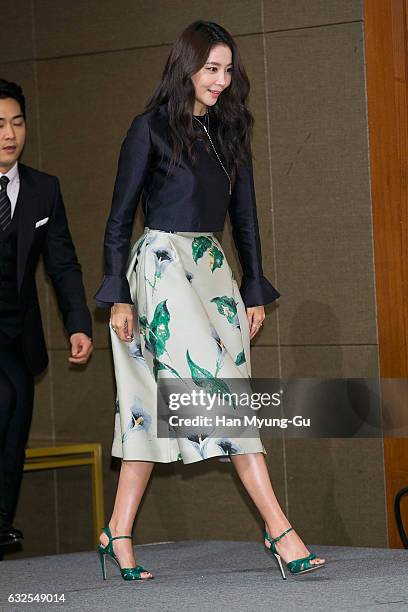 South Korean actress Oh Yoon-Ah attends the press conference for SBS Drama "Saimdang: Memoir Of Colors" at Lotte Hotel on January 24, 2017 in Seoul,...