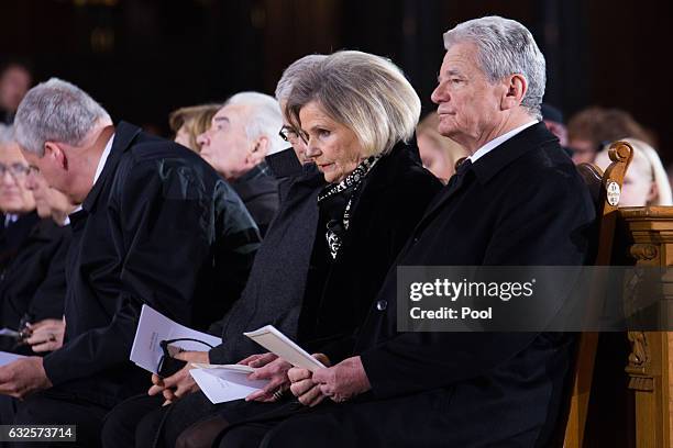 German president Joachim Gauck consoles Roman Herzog's widow Alexandra Freifrau of Berlichingen attend the state funeral of the late former German...