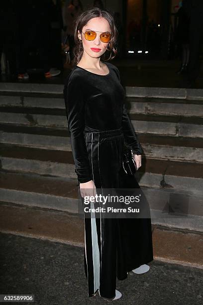 Lola Le Lann arrives at the Giorgio Armani Prive Haute Couture Spring Summer 2017 show as part of Paris Fashion Week on January 24, 2017 in Paris,...