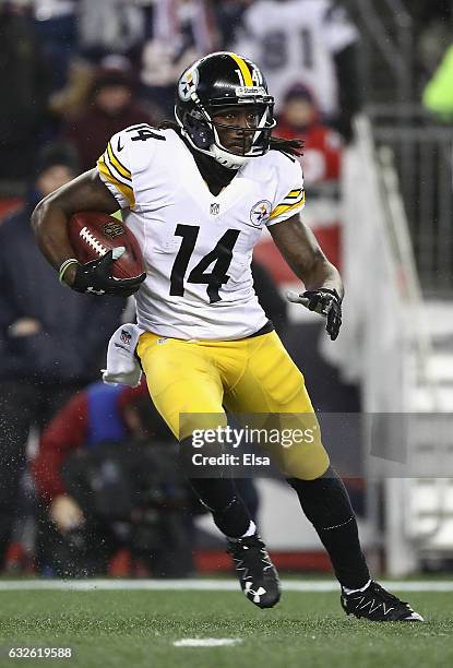 Sammie Coates of the Pittsburgh Steelers runs with the ball against the New England Patriots in the AFC Championship Game at Gillette Stadium on...