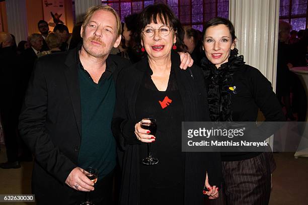 Ben Becker, Monika Hansen and Meret Becker attend the B.Z. Kulturpreis 2017 at Staatsoper im Schiller Theater on January 24, 2017 in Berlin, Germany.