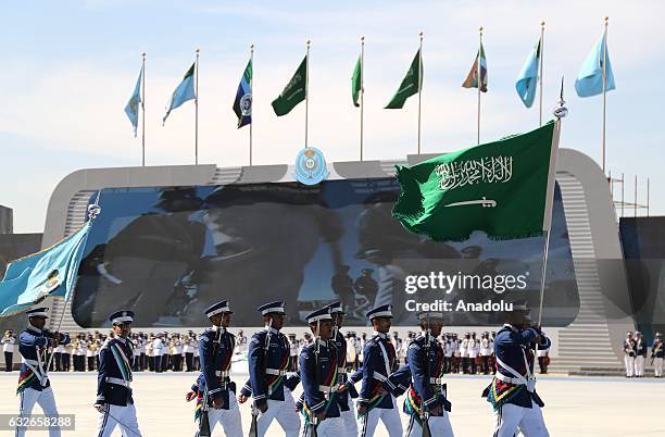 Saudi Graduation Program 1,231 Parade Of Sa Stock Photos, High-Res Pictures, and Images - Getty ...