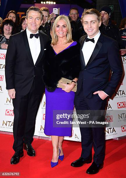 Bradley Walsh, wife Donna and son Barney arriving at the National Television Awards 2017, held at The O2 Arena, London. PRESS ASSOCIATION Photo....