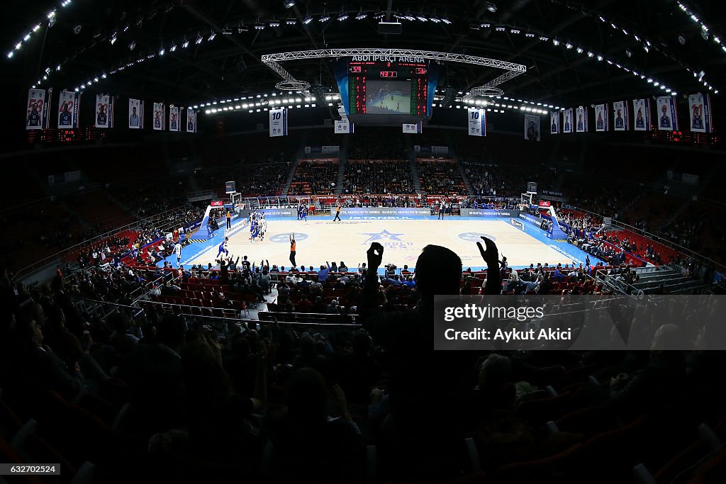Anadolu Efes Istanbul v Darussafaka Dogus Istanbul 2016/2017 Turkish Airlines EuroLeague
