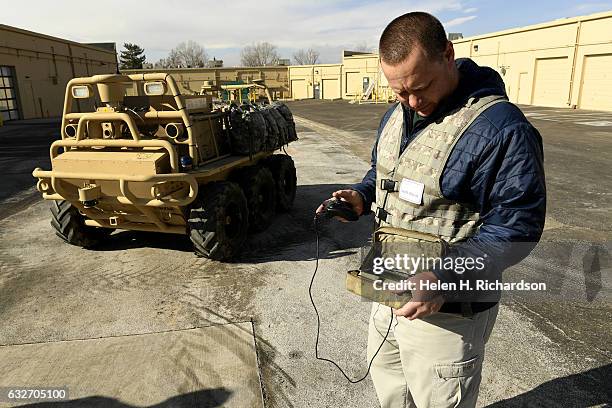 Engineer Lockheed Computer 22 Ruggedized Stock Photos, High-Res Pictures, and Images - Getty Images