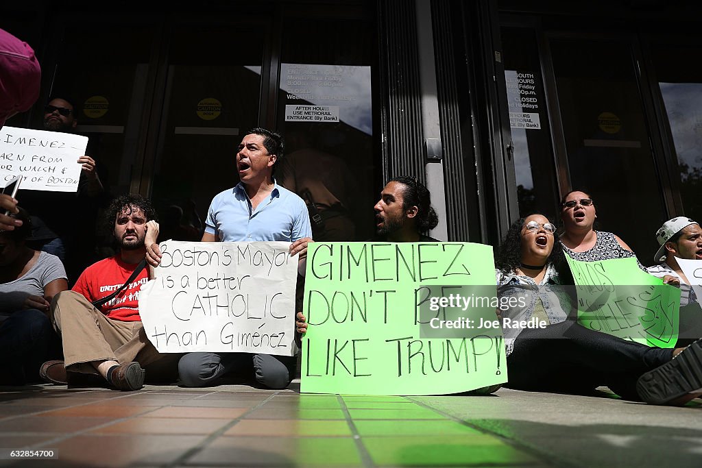 Immigration Activists Protest Miami Mayor's Decision To Compile With Trump's Sanctuary City Ban