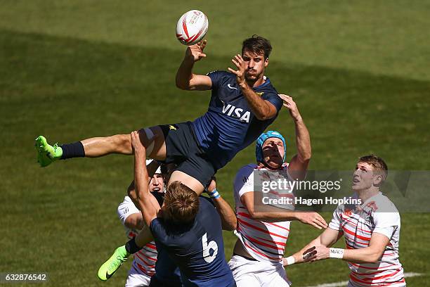 Felipe del Mestre of Argentina wins a lineout in the pool match between England and Argentina during the 2017 Wellington Sevens at Westpac Stadium on...