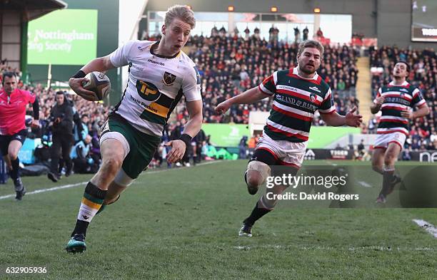 Harry Mallinder of Northampton breaks clear for a try during the Anglo-Welsh Cup match between Leicester Tigers and Northampton Saints at Welford...