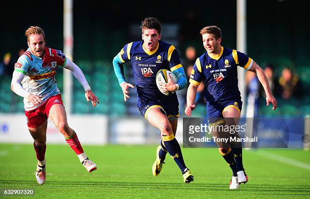 Ben Howard of Worcester Warriors charges forward during the Anglo-Welsh Cup match between Worcester Warriors and Harlequins at Sixways Stadium on...
